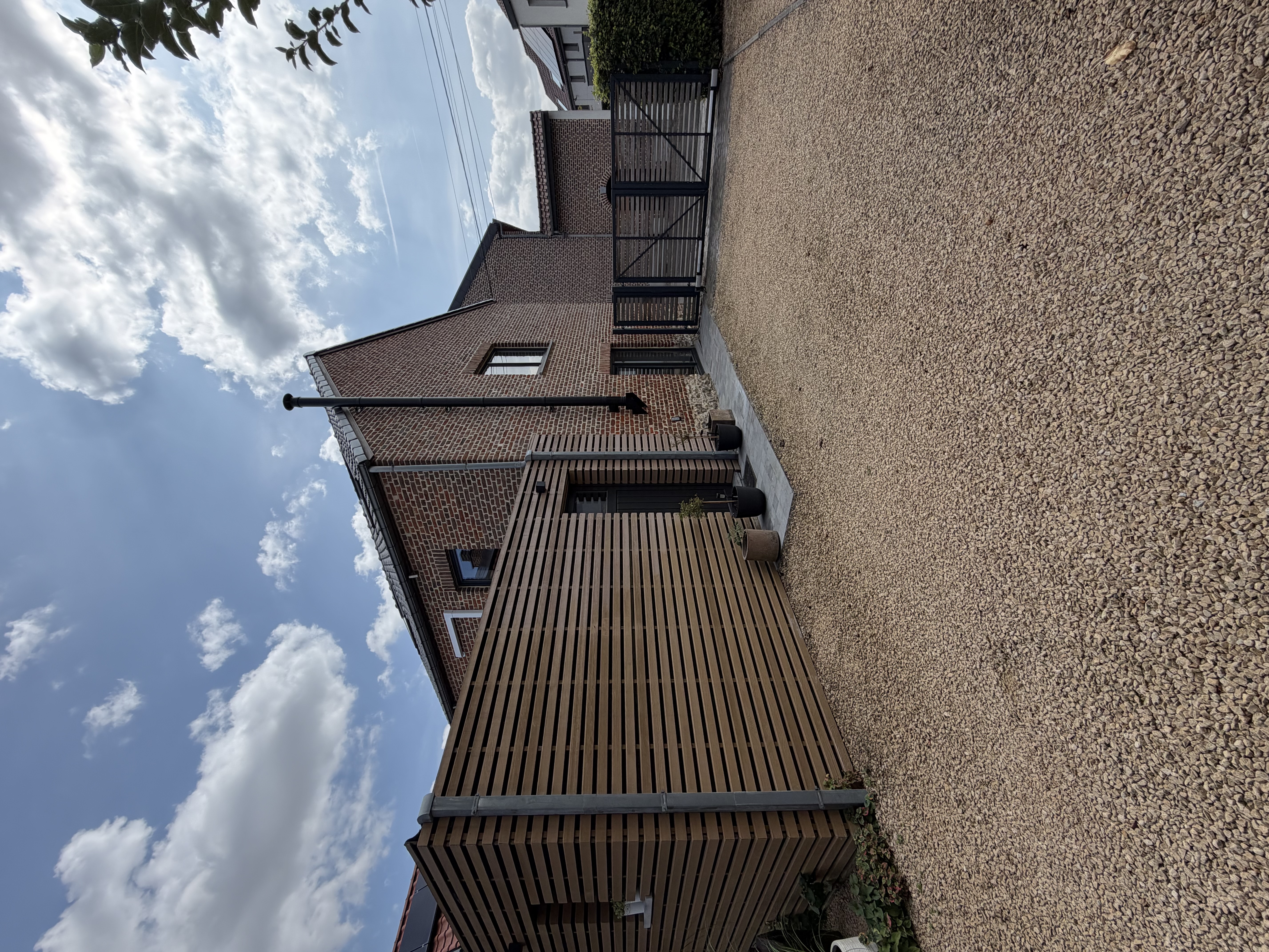 Extérieur du gîte de jour - parking